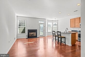 326 Helen Dr in Cinnaminson, NJ - Building Photo - Building Photo