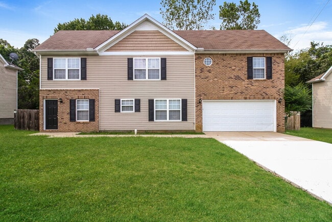 127 Lyndhurst Dr in La Vergne, TN - Foto de edificio - Building Photo
