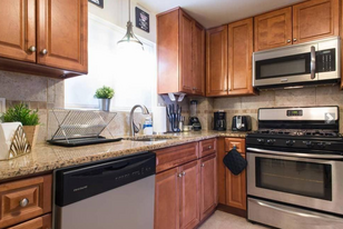 29 Oxford Cir, Unit 29 in Belmont, MA - Building Photo