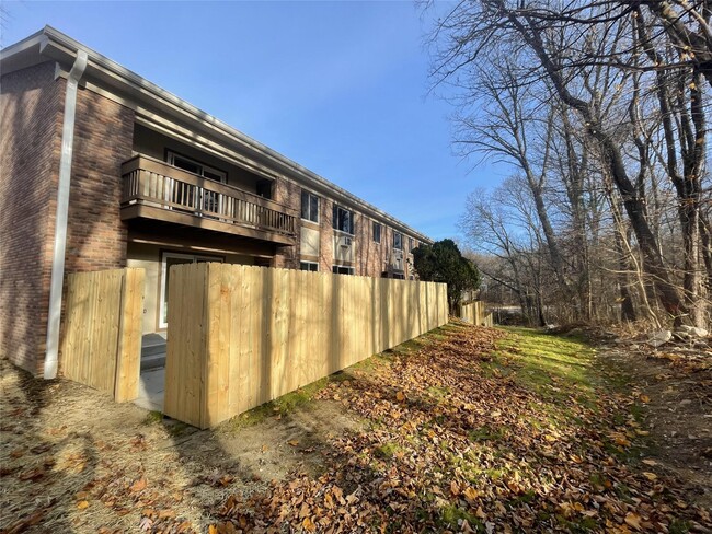 3 Woods End Cir in Peekskill, NY - Building Photo - Building Photo