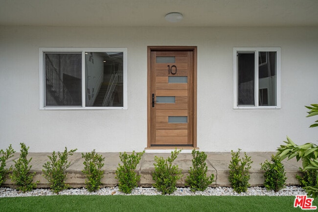 property at 420 S Sepulveda Blvd