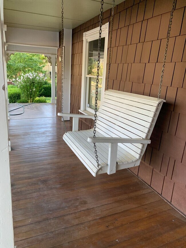 146 E Placer St in Auburn, CA - Building Photo - Building Photo