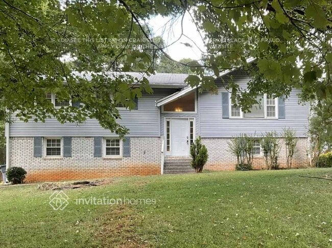 property at 4657 Cresant Ln