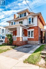 11 Eastbourne Ave in Hamilton, ON - Building Photo - Building Photo