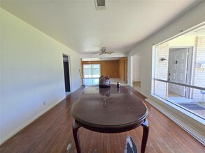 8211 Leader St in Houston, TX - Building Photo - Building Photo