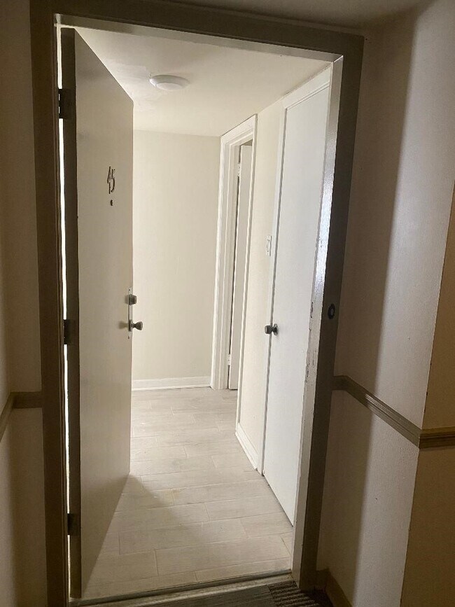 property at 2822 Briarhurst Dr