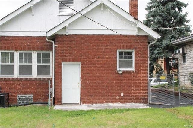 property at 6542 Whitney Ave