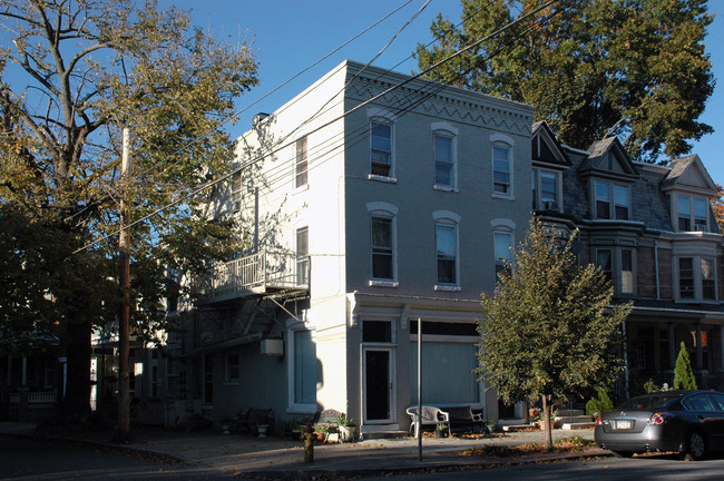 208 - 210 Muench St in Harrisburg, PA - Building Photo - Building Photo