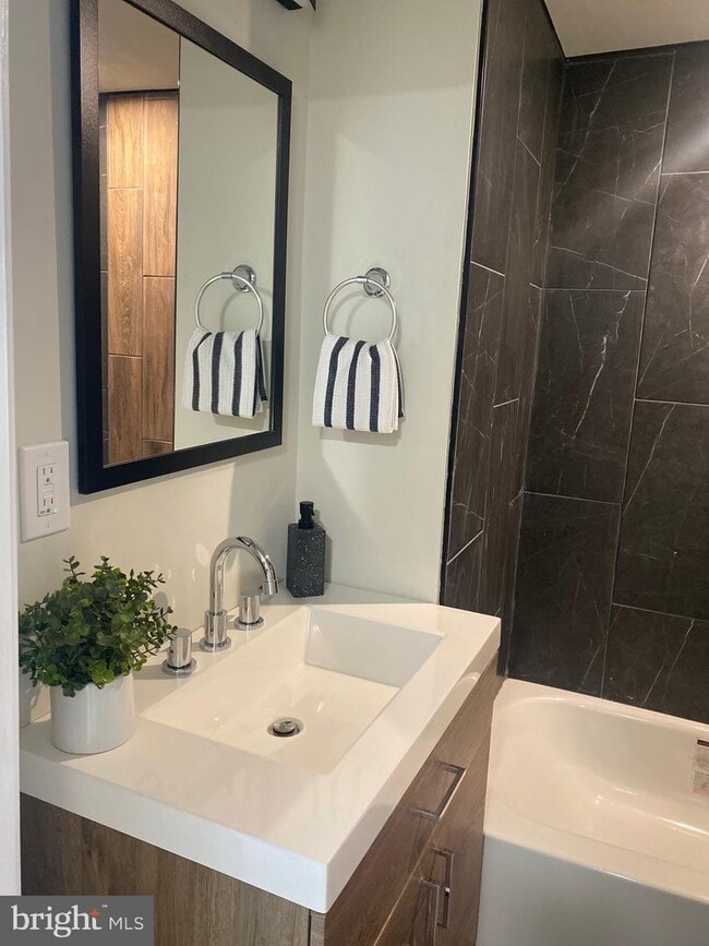 property at 1117 W Lombard St