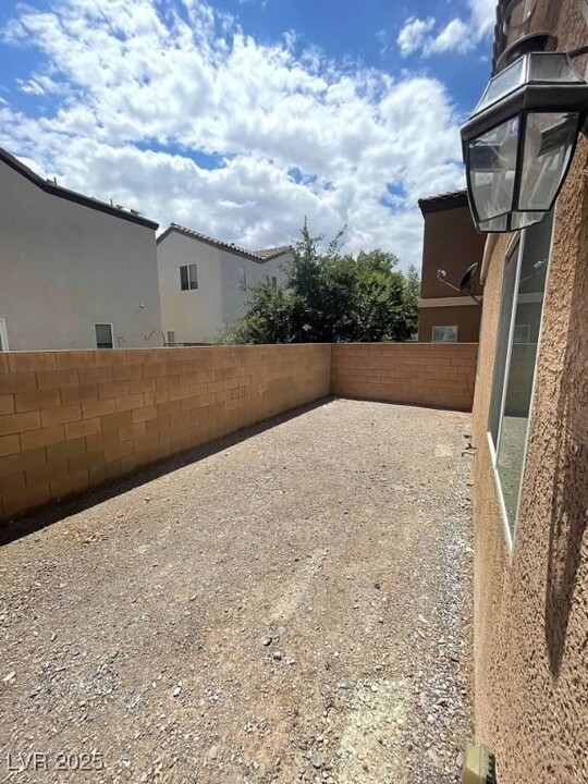 9033 Savvy Seam Ct in Las Vegas, NV - Building Photo