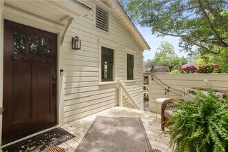 1032 Oakdale Rd NE in Atlanta, GA - Building Photo - Building Photo