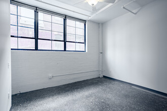 Bowstring Lofts in Davenport, IA - Foto de edificio - Interior Photo