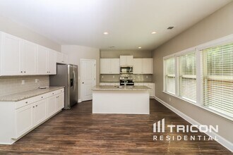 411 Curlin Ct in Holly Springs, GA - Building Photo - Building Photo