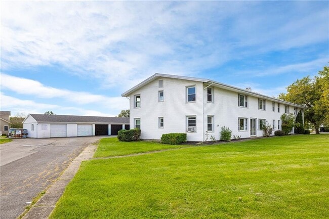5095 Emerson Rd in Canandaigua, NY - Building Photo - Building Photo