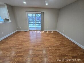 33 Burleigh Rd in Bangor, ME - Building Photo - Building Photo