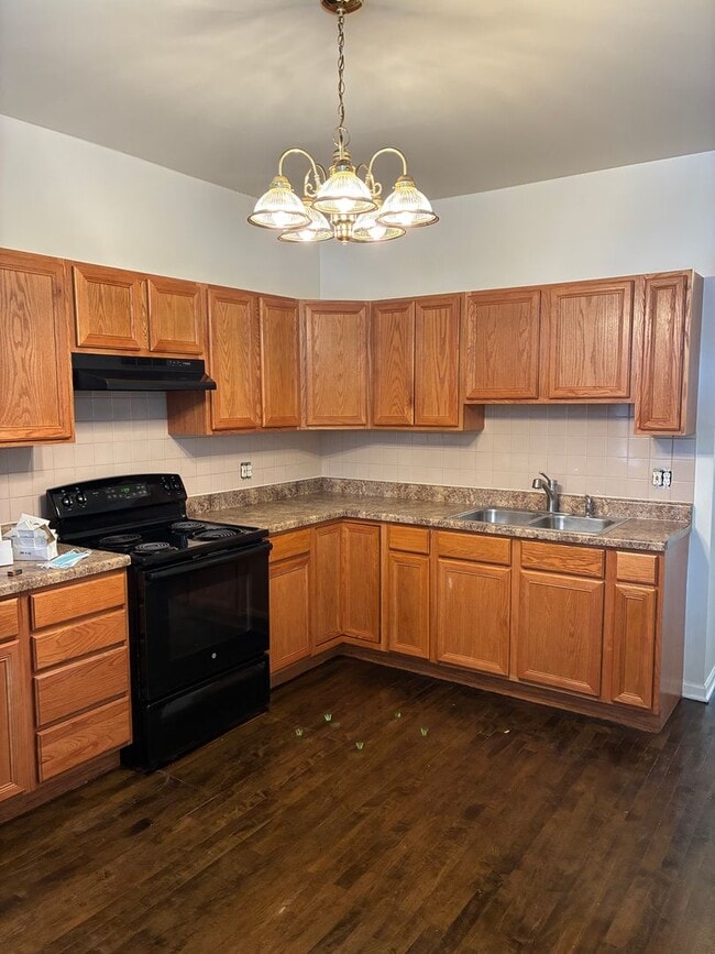 property at 1235 S Kolin Ave