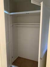 944 Tiverton Ave-Unit -2 in Los Angeles, CA - Building Photo - Building Photo