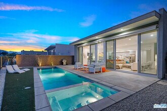 939 Bernardi Ln in Palm Springs, CA - Building Photo - Building Photo