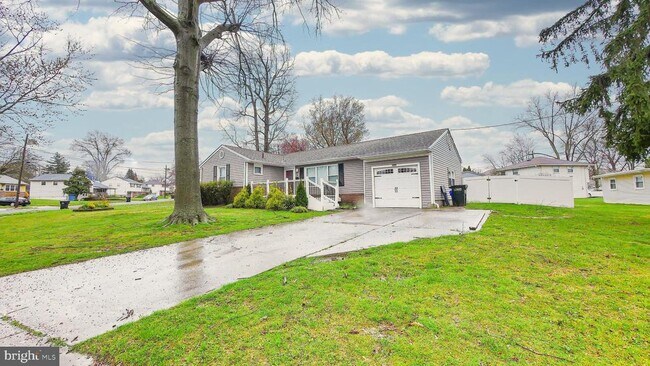 2 Clement Dr in Somerdale, NJ - Building Photo - Building Photo