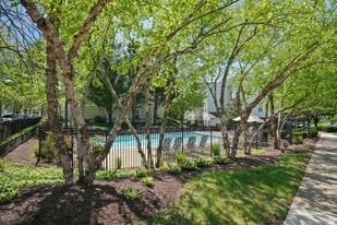 Glen Ridge Commons Apartments in Woodbridge, VA - Building Photo