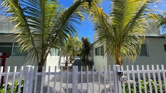 8235 Crespi Blvd in Miami Beach, FL - Building Photo