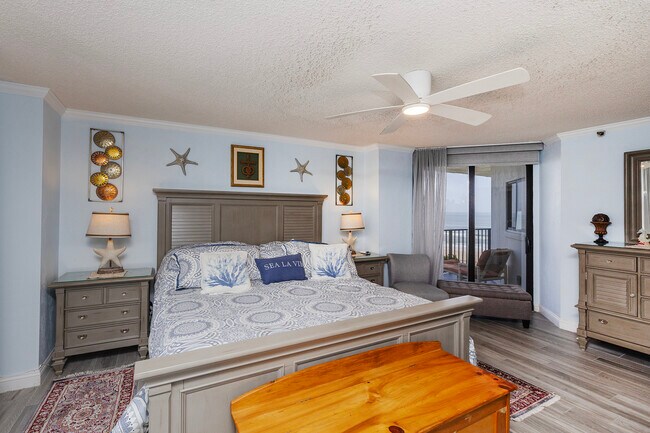 2425 S Atlantic Ave, Unit 301 in Daytona Beach Shores, FL - Building Photo - Building Photo