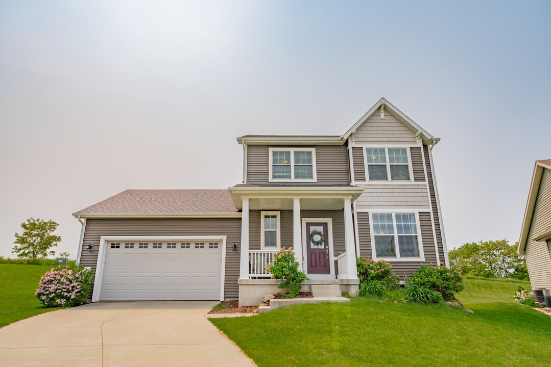 13 Rustling Birch Rd in Verona, WI - Building Photo