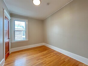 51 Park Ave in Arlington, NY - Foto de edificio - Building Photo