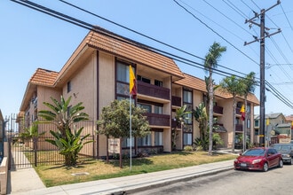 Montecito in Hawthorne, CA - Building Photo - Building Photo