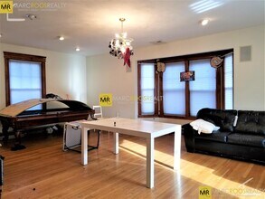 30 Babcock St, Unit 3 in Brookline, MA - Foto de edificio - Building Photo