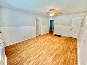 902 E Rose Dr in Midwest City, OK - Building Photo - Building Photo