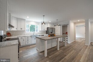 307 Larkspur Rd in Ruckersville, VA - Building Photo