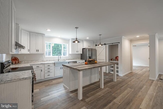 property at 307 Larkspur Rd