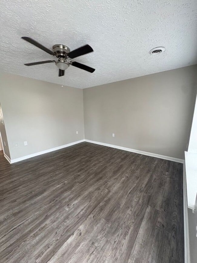 13600 Sinking Creek Rd in Bristol, VA - Building Photo - Building Photo