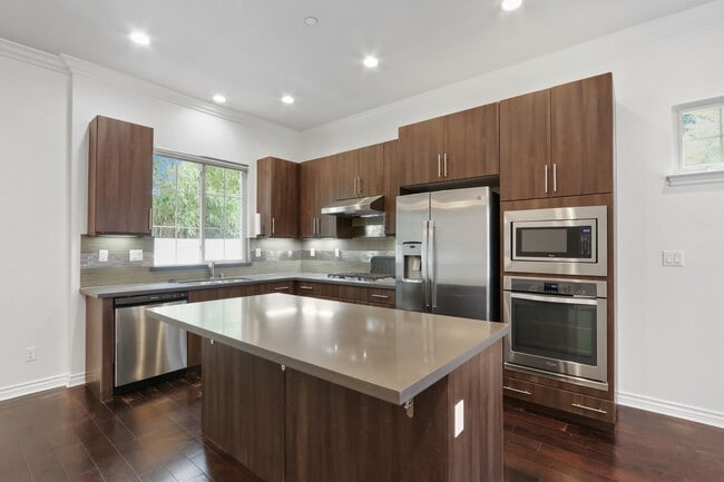 908 N Santa Anita Ave in Arcadia, CA - Building Photo - Building Photo