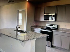 2522 Sandy Crk Ln in Davenport, FL - Building Photo - Building Photo