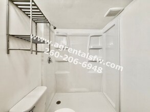 7002 Maysville Rd in Fort Wayne, IN - Building Photo - Building Photo