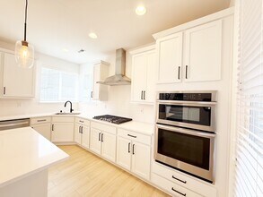 2446 NE Athlon Ct in Poulsbo, WA - Building Photo - Building Photo