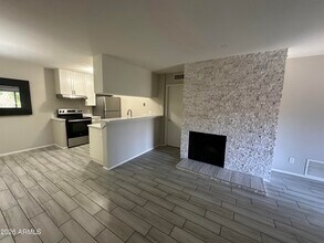 5525 E Thomas Rd in Phoenix, AZ - Building Photo - Building Photo