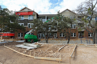 The Oaks Gracious Retirement Living in Georgetown, TX - Building Photo - Building Photo