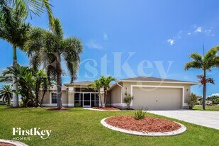 1700 El Dorado Blvd N in Cape Coral, FL - Building Photo