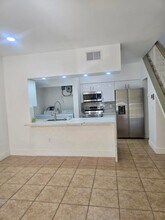 18338 NW 68th Ave in Hialeah, FL - Foto de edificio - Building Photo