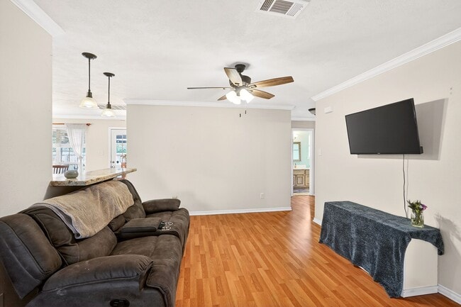 property at 1308 Roanoke Ct