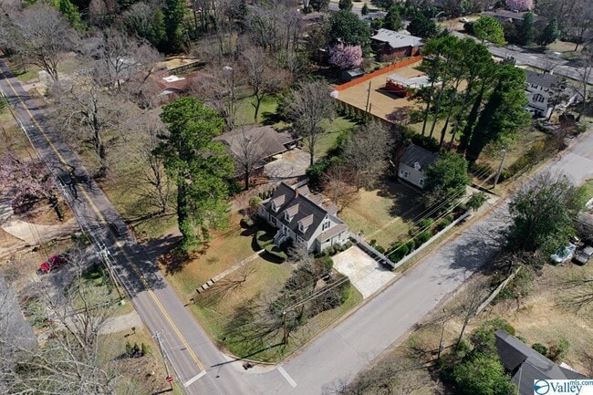 1100 Big Cove Rd SE in Huntsville, AL - Building Photo - Building Photo