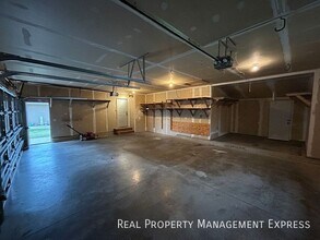 4 Bedroom 2 Bathroom in SW Sioux Falls in Sioux Falls, SD - Building Photo - Building Photo