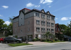 Candy Residences in Ottawa, ON - Building Photo