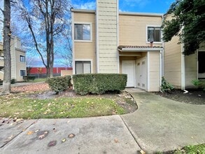 1661 Pyrenees Ave in Stockton, CA - Building Photo - Building Photo