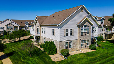 Hickory Pointe in Sun Prairie, WI - Foto de edificio - Building Photo