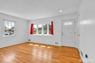 253 Fairmount Ave in South Plainfield, NJ - Building Photo - Building Photo