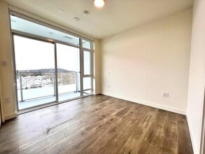 200 Klahanie Crt in West Vancouver, BC - Building Photo - Building Photo